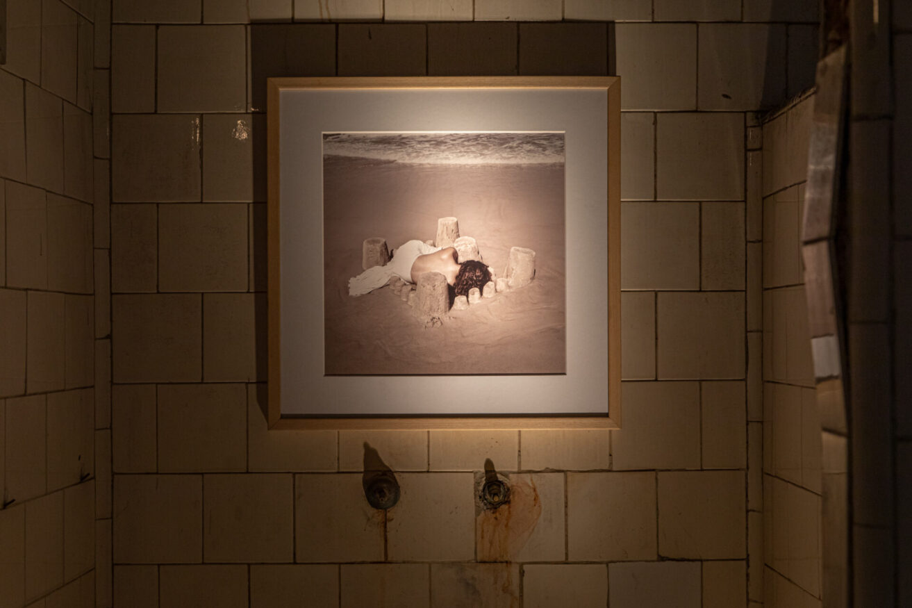  Obra(s) por Adriana Varejão.  Da atividade Manjar: Para Habitar Liberdades. 