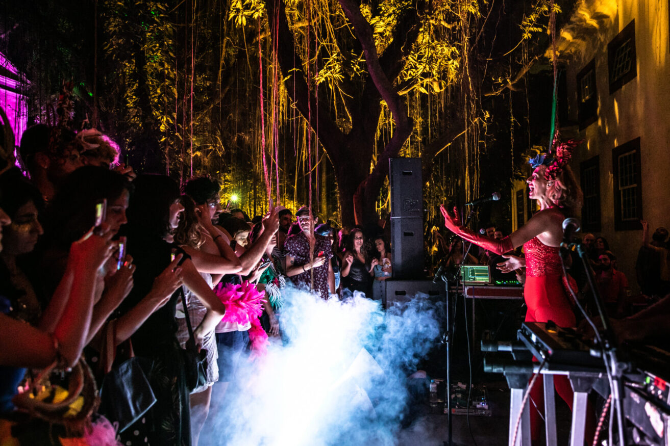  Work(s) by Letrux.  From activity Baile da Aurora Sincera. 