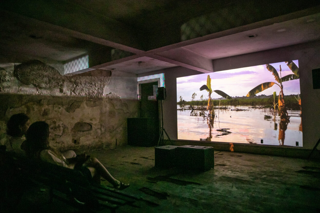  Obra(s) por Laura Huertas Millán.  Da atividade Manjar: Beleza e Devastação ou Eterno Retorno. 