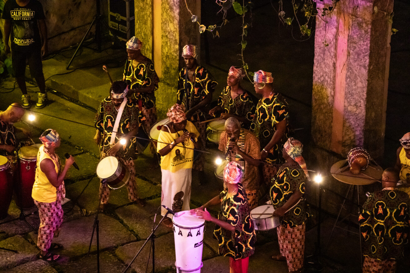  Work(s) by Bloco Afro Agbara Dudu.  From activity Baile da Aurora Sincera II. 