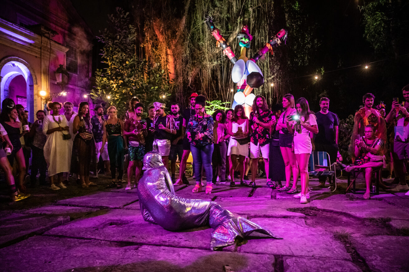  Work(s) by Rafael Bqueer, AVAF.  From activity Baile da Aurora Sincera II. 