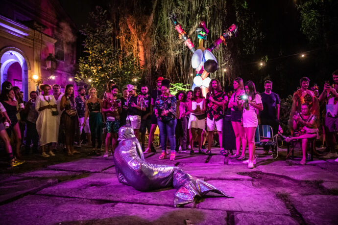  Work(s) by Rafael Bqueer, AVAF.  From activity Baile da Aurora Sincera II. 